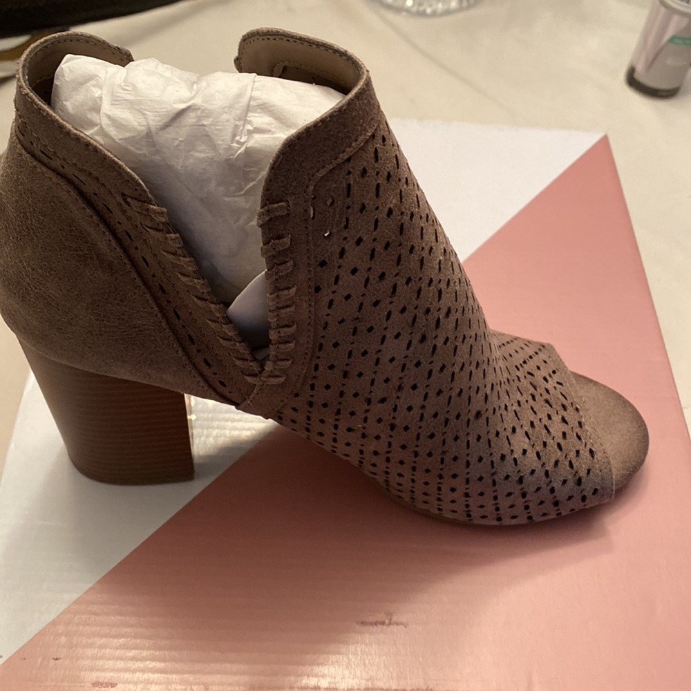 NWT Fergalicious taupe color, open toe shoe boot with heel is made of wood - Picture 4 of 8